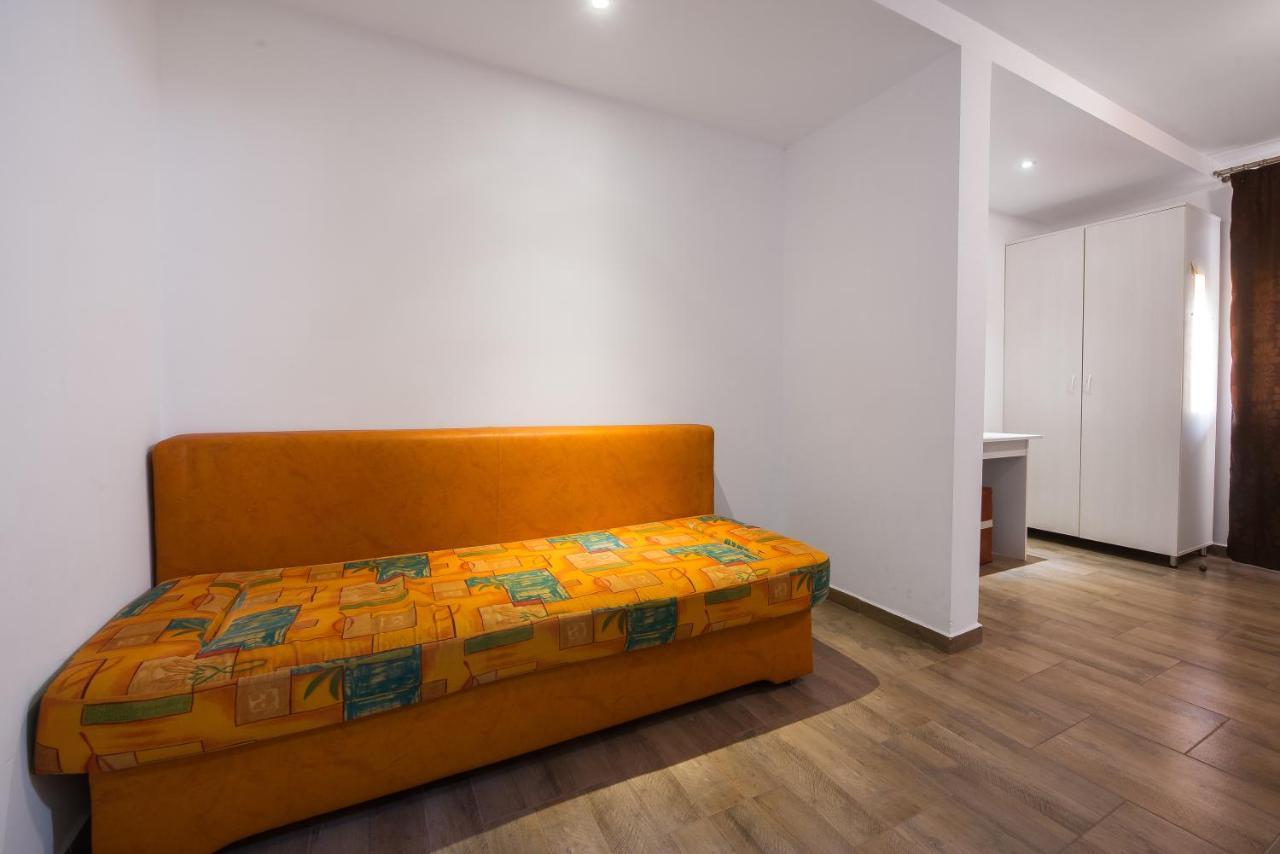 מלון Douăzeci şi Trei August Casa 4 Odai מראה חיצוני תמונה